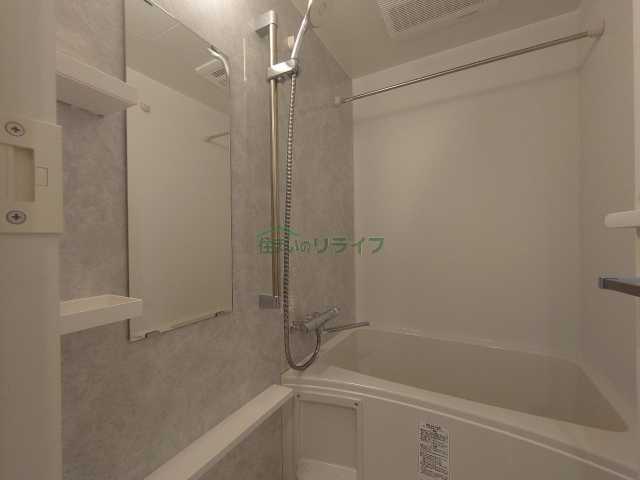 バス・シャワールーム　別室参考画像です（反面」タイプ）