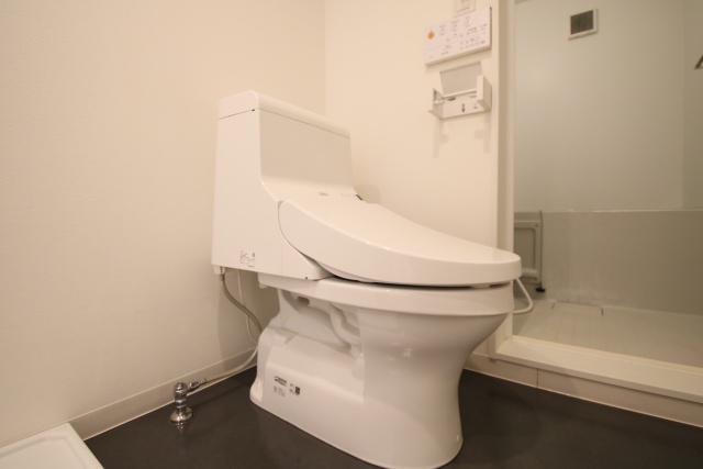 トイレ　※別室の参考写真の為、現況優先です。