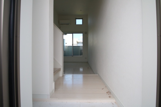 玄関　※別室の参考写真の為、現況優先です。