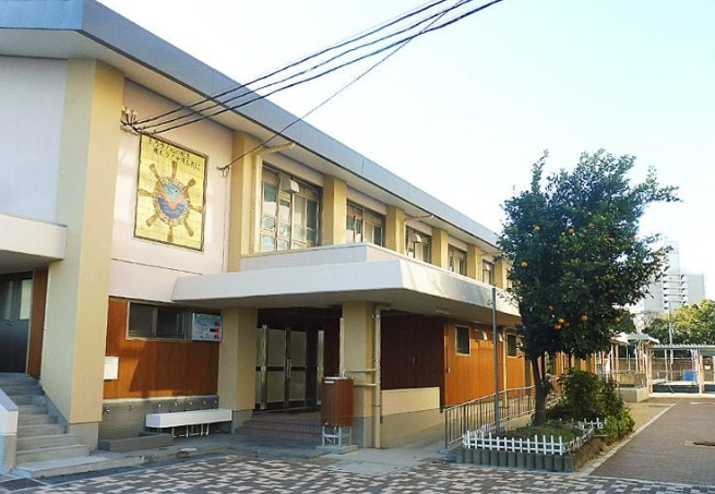 小学校　京都市立向島藤の木小学校（小学校）まで383m