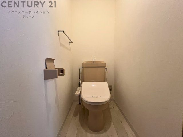 トイレ　温水洗浄便座機能付き☆