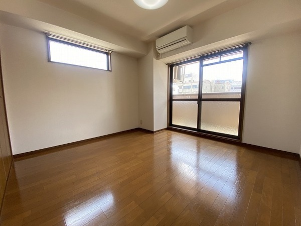 居室・リビング　日当たり良好！