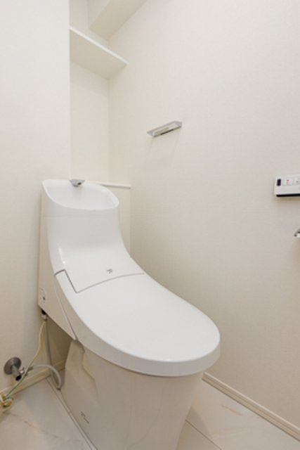 トイレ　※写真は同タイプ住戸です。