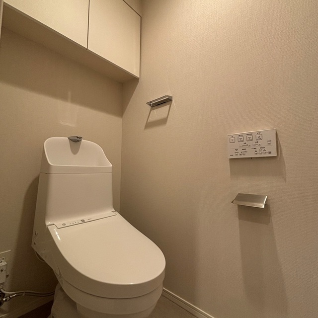 トイレ　※写真は同タイプ住戸です。