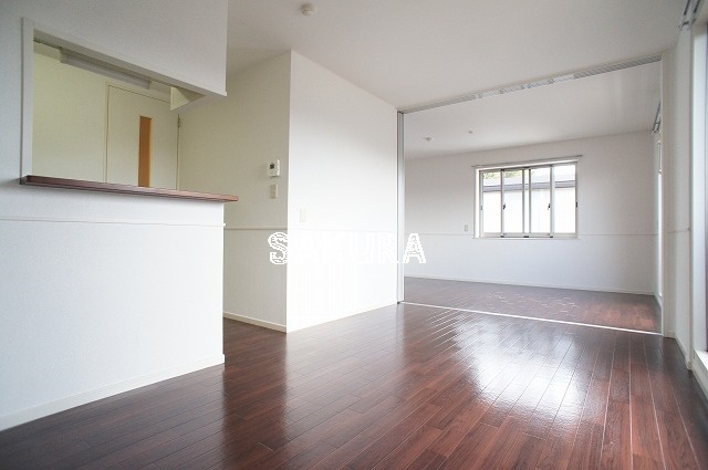 居室・リビング　使いやすい形の為、レイアウトを楽しめます♪