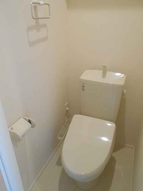 トイレ　温水洗浄便座付き