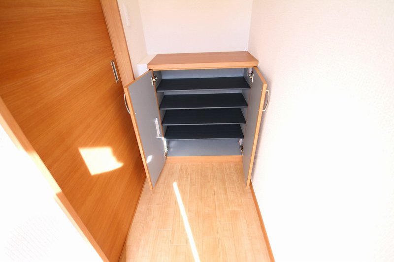 玄関　玄関シューズボックス