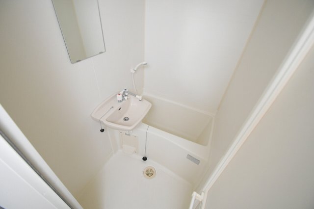 バス・シャワールーム　仕様・設備は原状と異なる場合有。現状優先