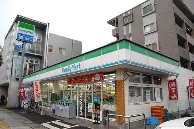 コンビニ　ファミリーマート（コンビニ）まで759m