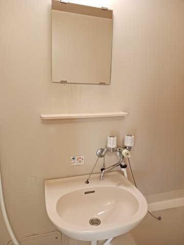 洗面設備　スペースが確保できる洗面所です