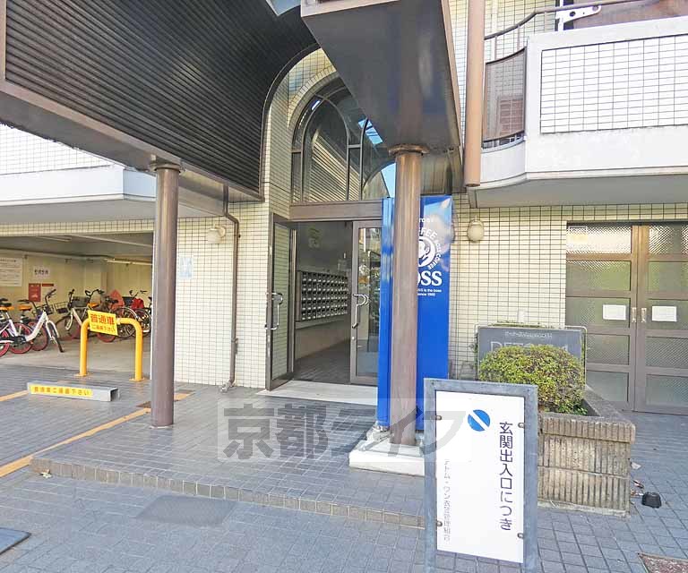 その他共有部分　建物入口です。