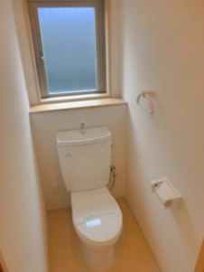 トイレ　★窓付きで換気◎★
