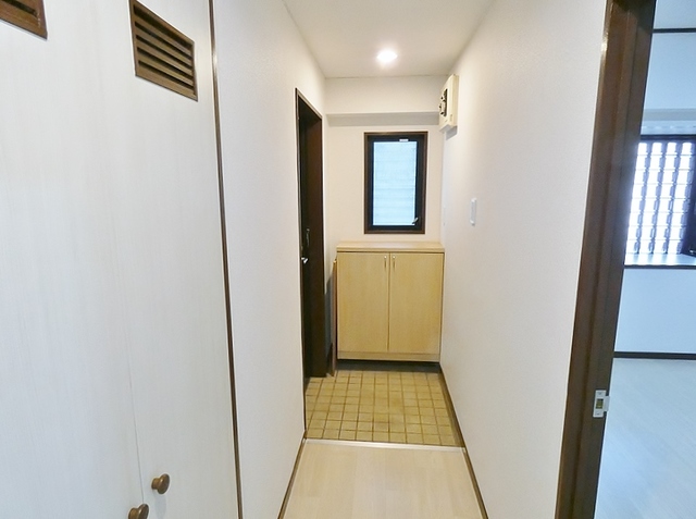 玄関　他号室の御写真です。参考