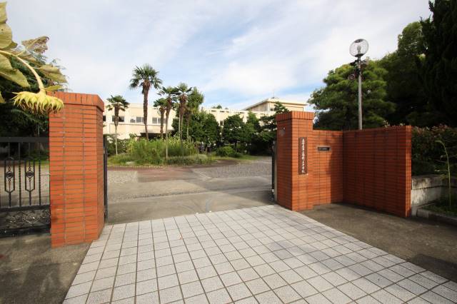 中学校　名古屋市立瑞穂ケ丘中学校（中学校）まで680m