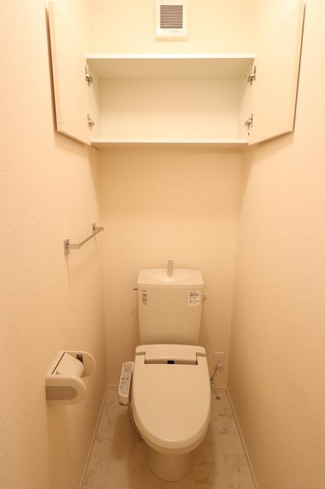 トイレ　温水洗浄暖房便座