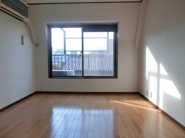 居室・リビング　人気のフローリングのお部屋