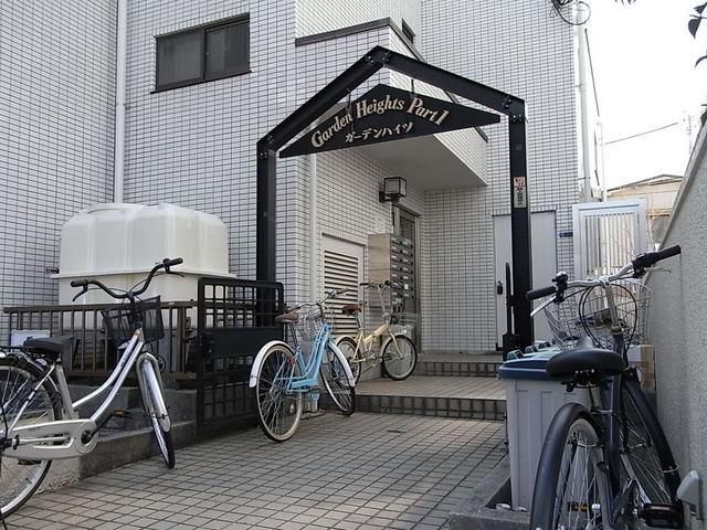 エントランス　オートロック付きのエントランス