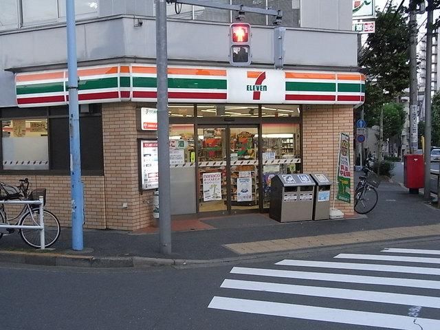 コンビニ　セブンイレブン（コンビニ）まで150m