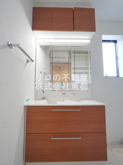 洗面設備　ヘアセット・メイクにも便利な洗面化粧台タイプ♪