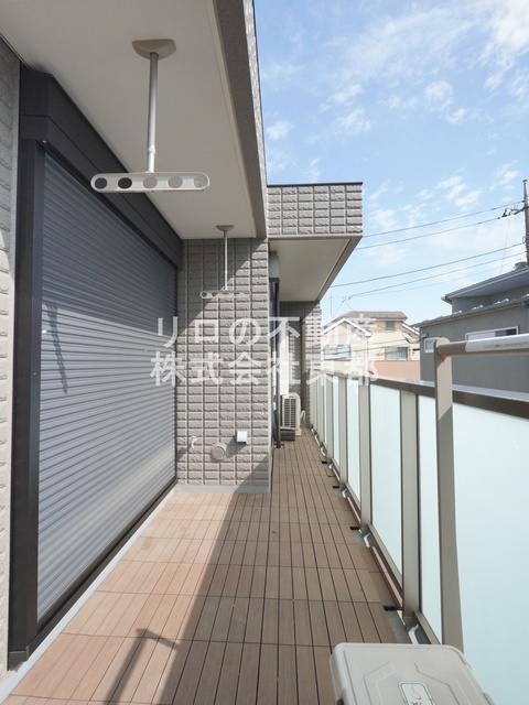 バルコニー　バルコニー付！お天気のいい日は洗濯物も気持ちよく干せますね！