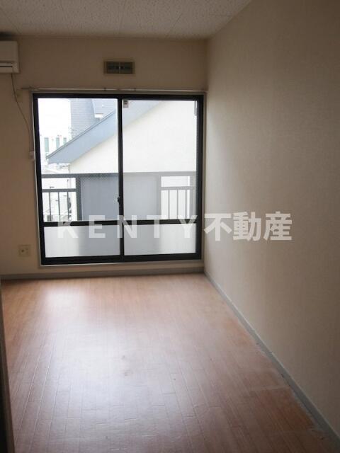 居室・リビング　居間です