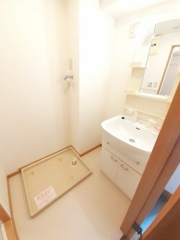 洗面設備　コンパクトで使いやすい洗面所