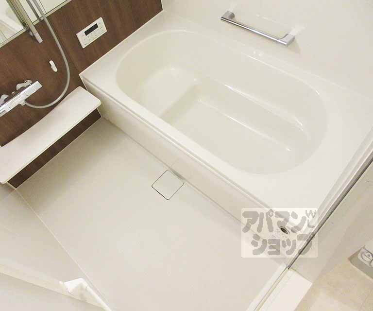 バス・シャワールーム　リラックスできるバスルーム・