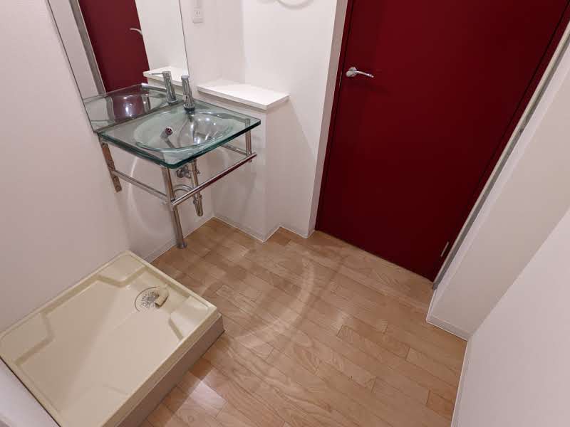 洗面設備　スペースが確保できる洗面所です