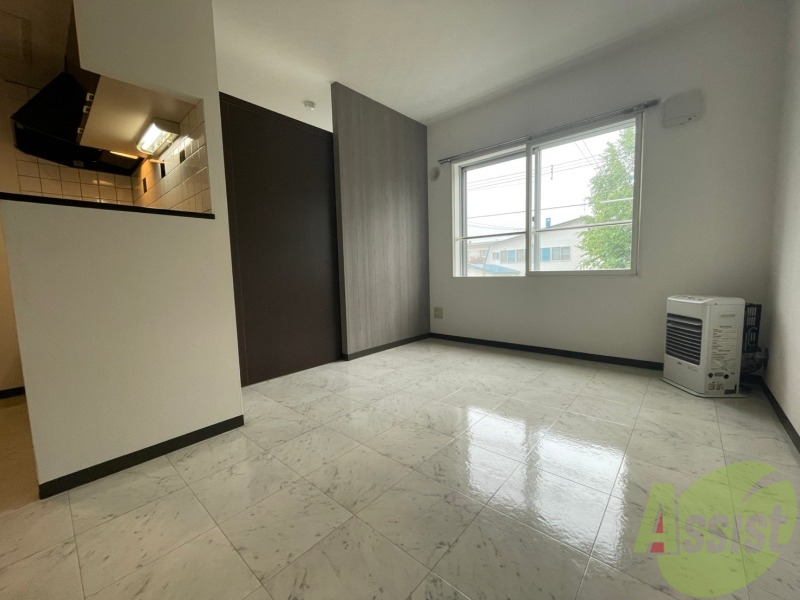 居室・リビング　広くてキレイなお部屋が広がっていて、充実した生活が送れそう。