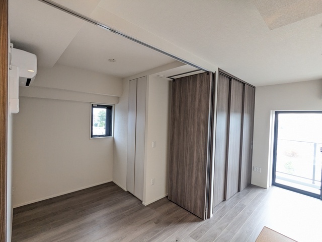 居室・リビング　スライディングウォール　２０２５年１１月撮影