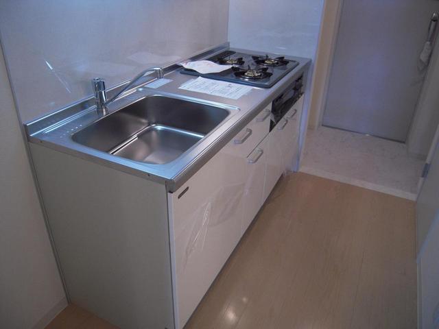 キッチン　３口システムキッチングリル付き