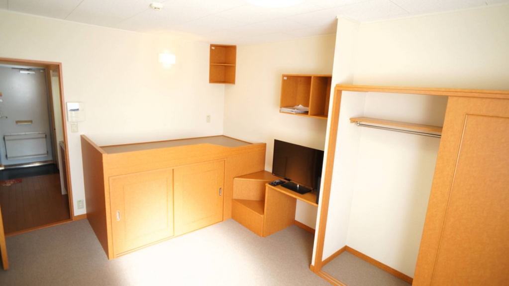 その他部屋・スペース　クローゼットの上にも更に収納スペースをご用意しております。