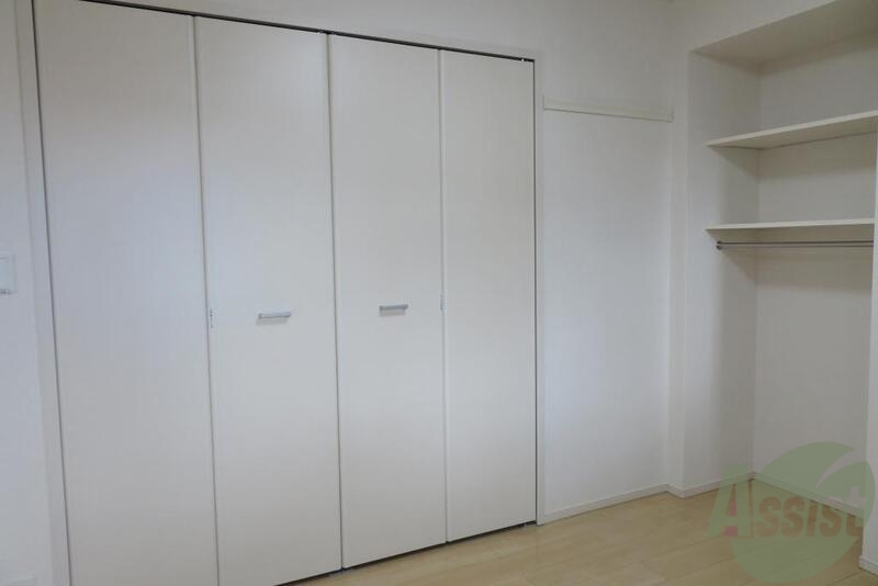 収納　白い壁に白いクローゼット、清潔感あって好きです