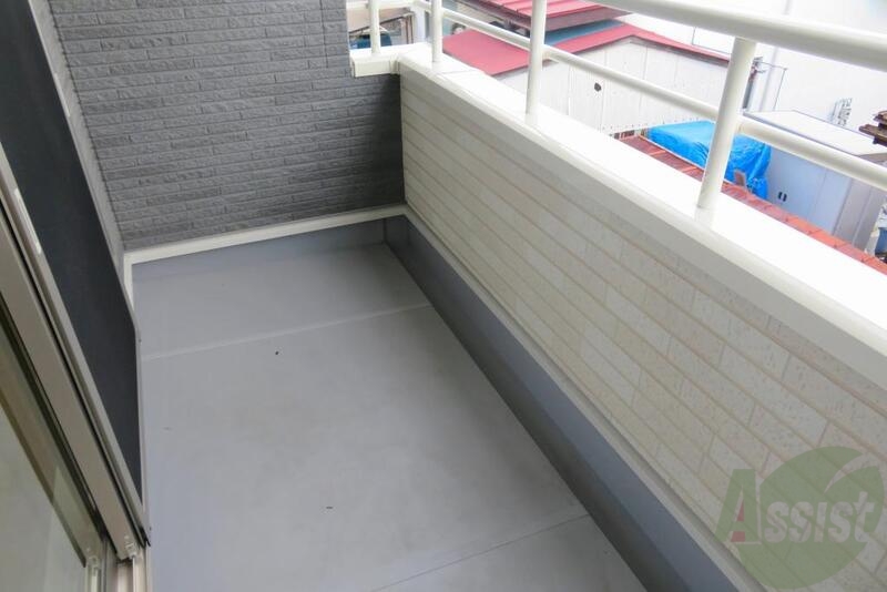 バルコニー　南向きバルコニーでお洗濯も効率よく乾きますね