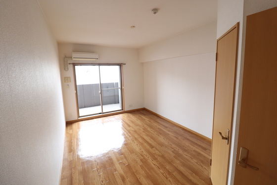 居室・リビング　※別部屋の写真です