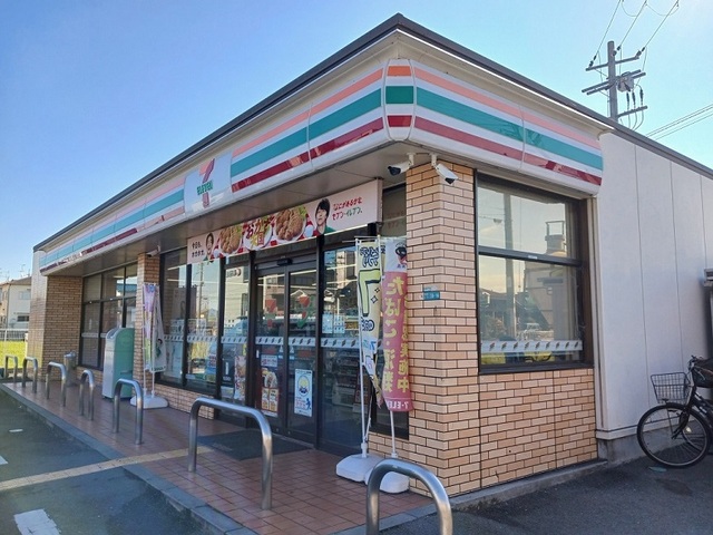 コンビニ　セブンイレブン様（コンビニ）まで350m