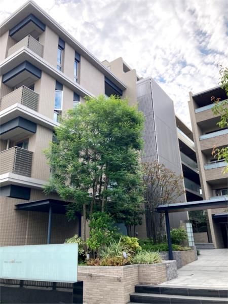 建物外観　落ち着いた雰囲気の外観です