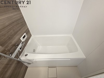 バス・シャワールーム　追い炊き機能付き