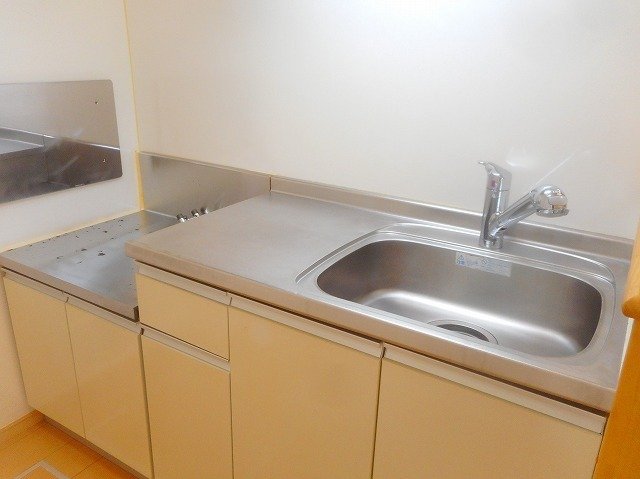 キッチン　コンパクトなキッチンで掃除もラクラク