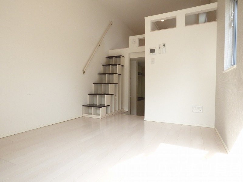 居室・リビング　同型タイプの為、現状を優先いたします。