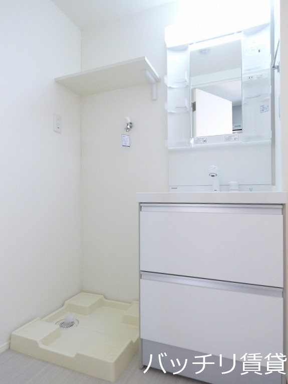 洗面設備　同型タイプの為、現状を優先致します。