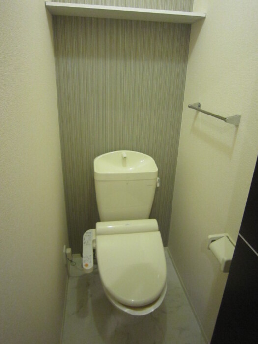 トイレ　温水洗浄暖房便座