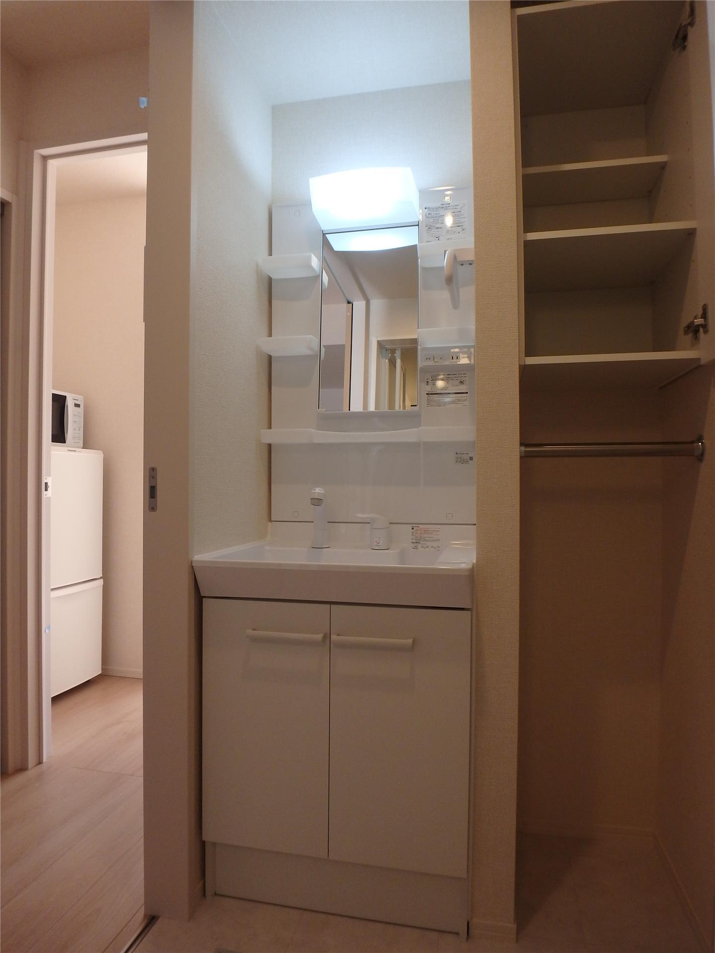 洗面設備　同タイプ室内（反転タイプ）