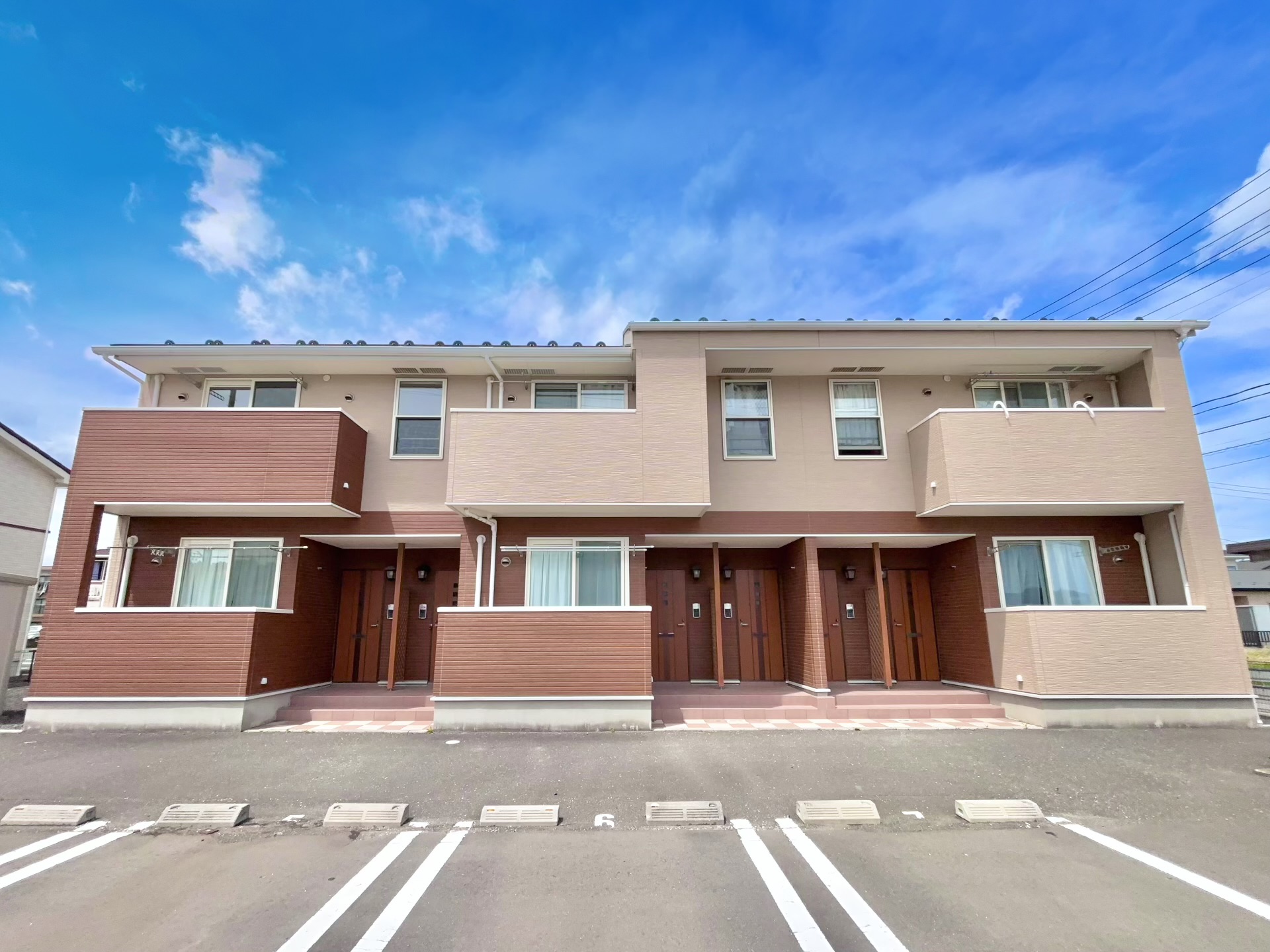 建物外観　日当たり＆環境良好な築浅物件です♪