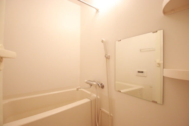 バス・シャワールーム　※別室の参考写真の為、現況優先です。