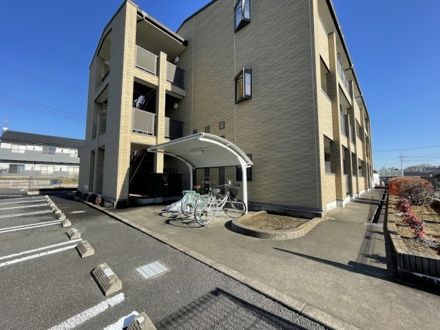 駐車場　駐車場に車を止められます