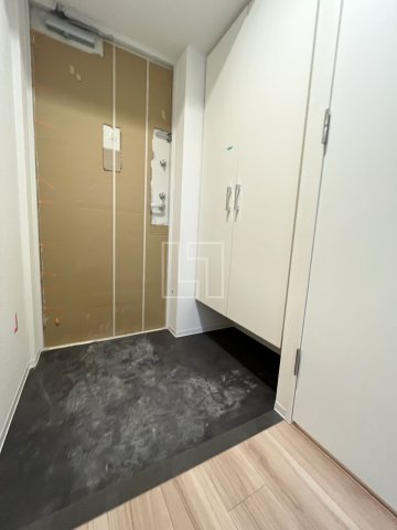 玄関　セレニテ本町東リアン　玄関スペース