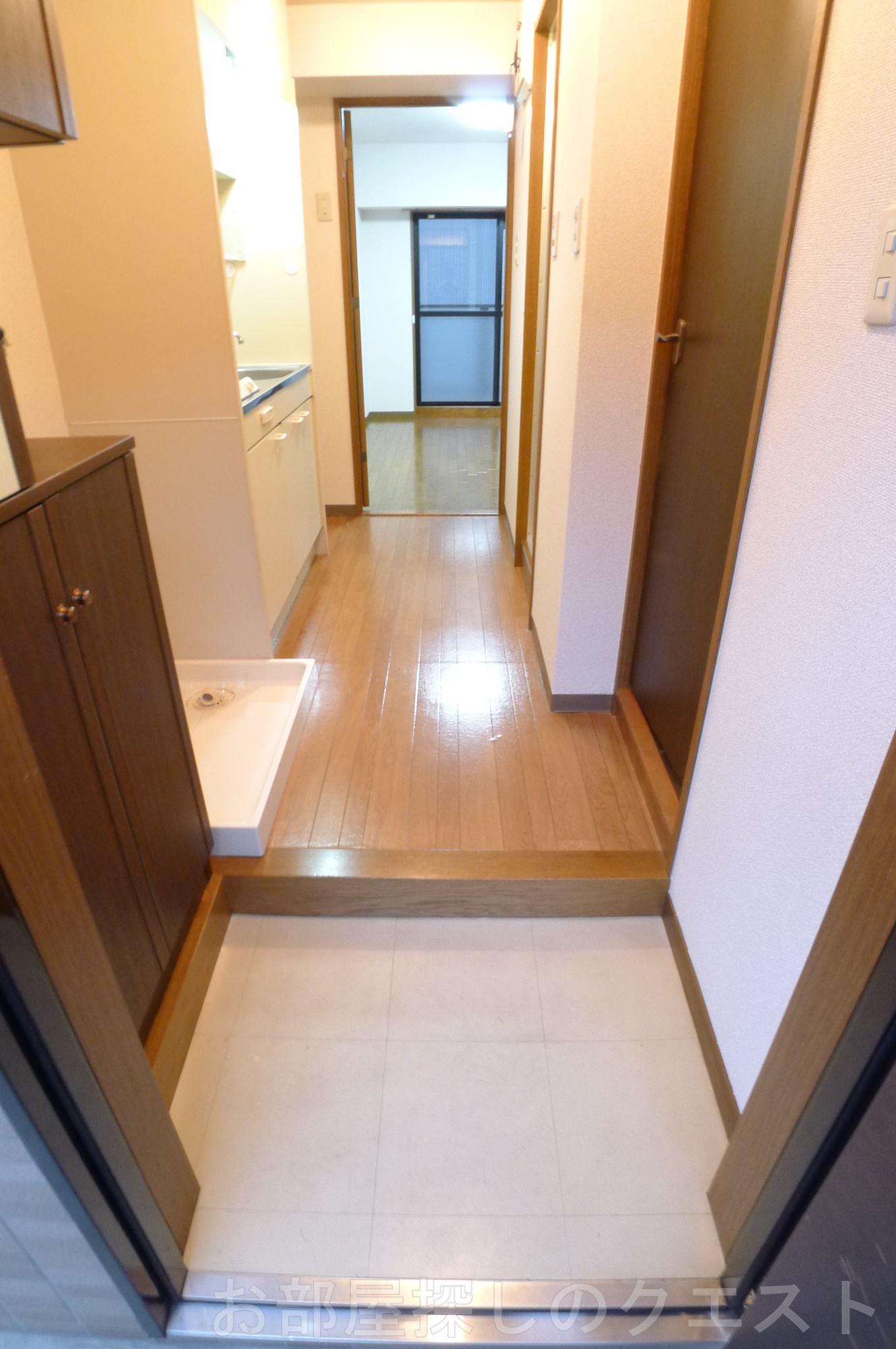 玄関　（写真は同物件イメージです。）