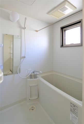 バス・シャワールーム　1日の疲れを流しましょう