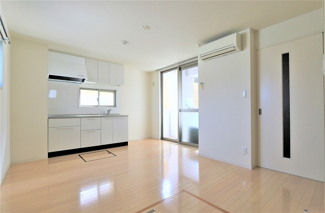 居室・リビング　8帖超えの広々リビングです